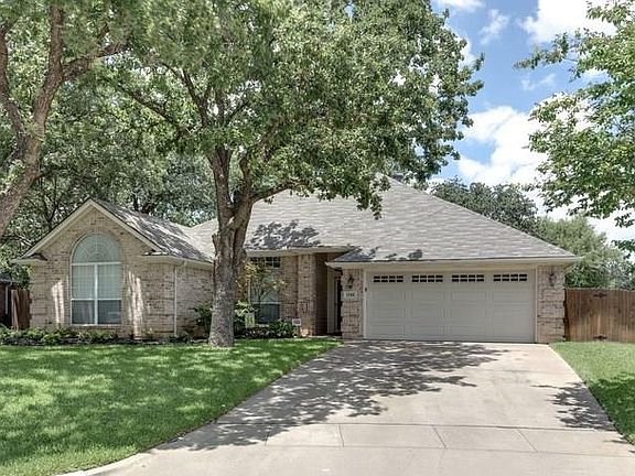 3rd image of 1104 Greenwood Ct