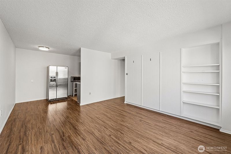 4th image of 1200 Boylston Avenue #402