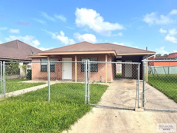 2nd image of 815 Saint James Dr