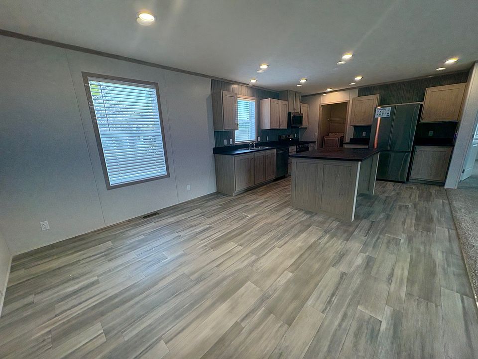 1st image of 20617 Seneca Dr #135