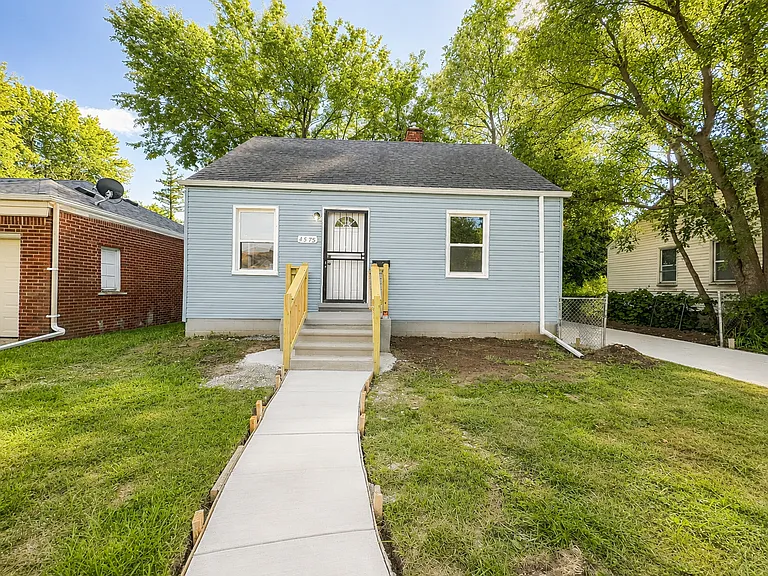 4575 Neff Ave — Photo 1