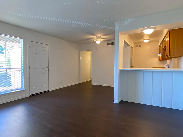 Pine Ridge Apartments — Photo 26