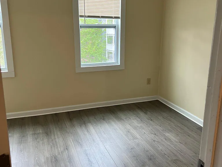 375 Elm St #3L — Photo 9