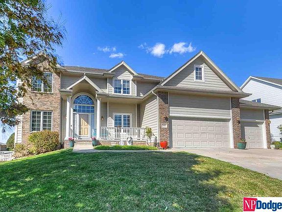 2nd image of 1104 Lake Vista Dr