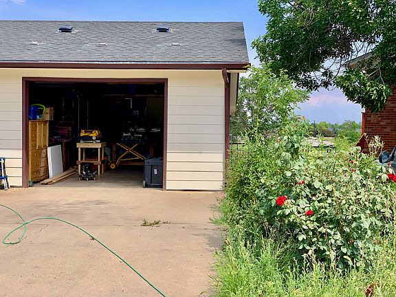1 Car Garage