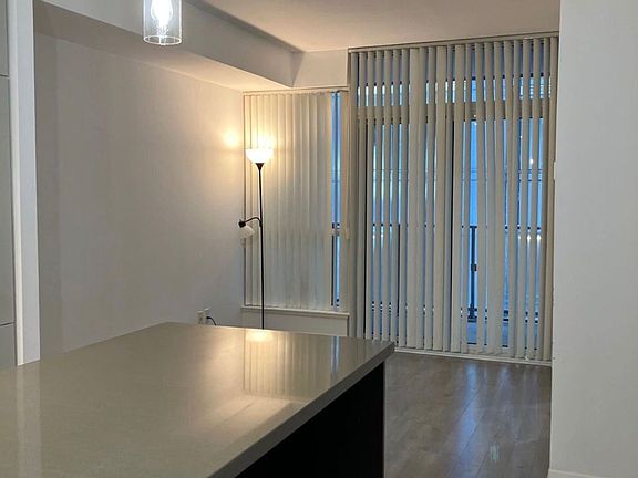 4th image of 8 Mercer St #415