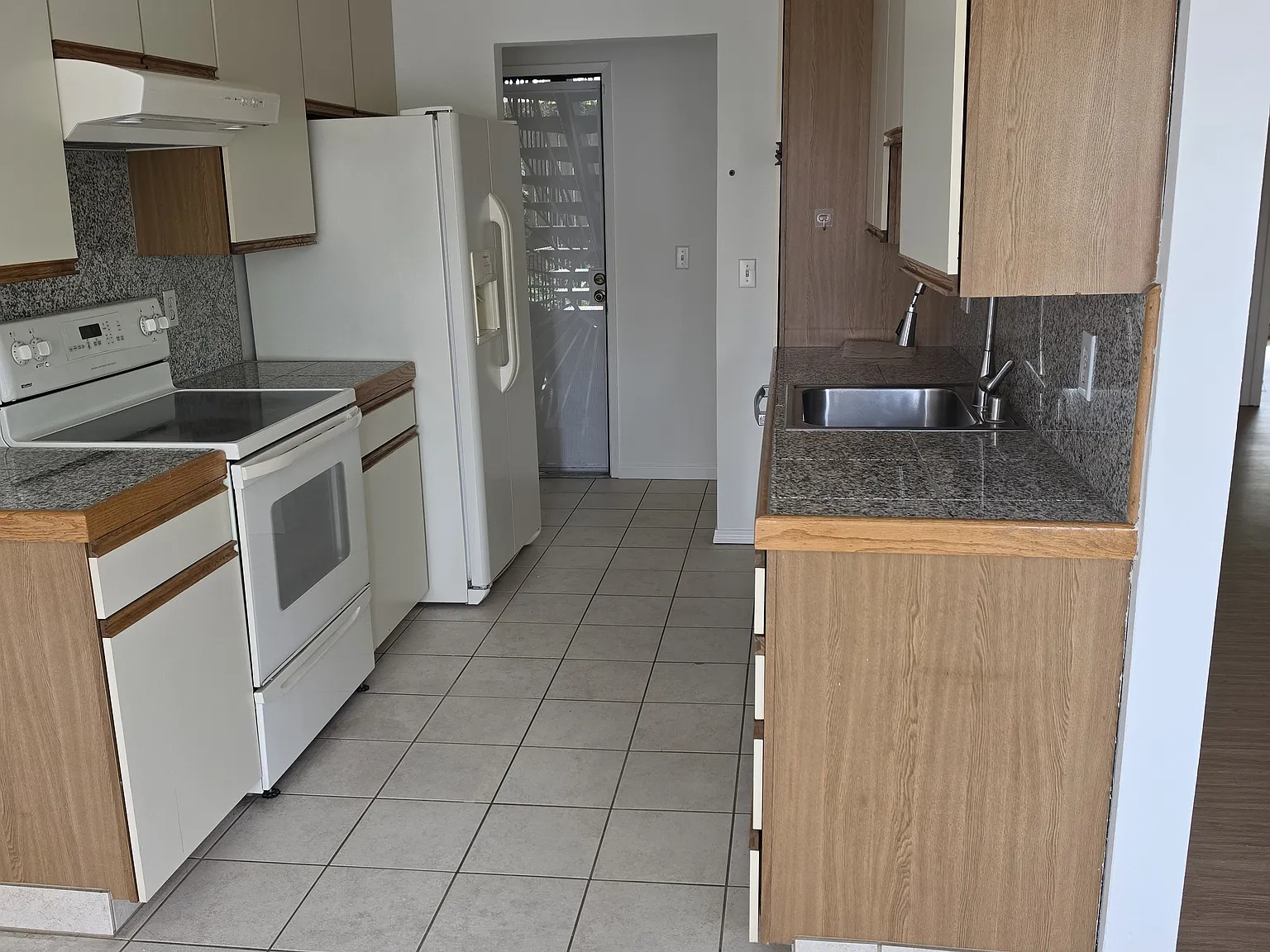 2 bed, 1100 sqft, $2,600 — Photo 4