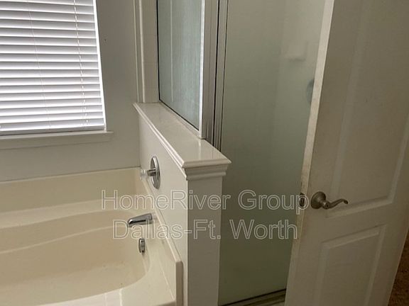 3rd image of 8913 Weller Ln