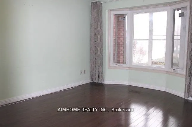 4 bed, $3,300 — Photo 4