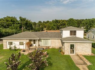822 Fayetteville Rd, Van Buren, AR 72956