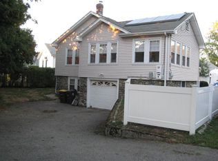 43 Fairlawn Rd, Weymouth, MA 02191