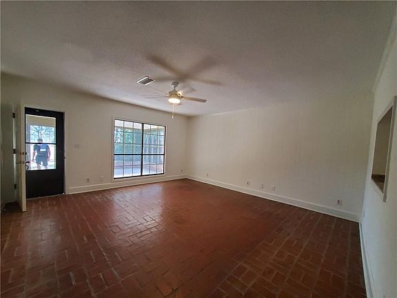 3rd image of 3551 Baumhauer Rd