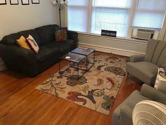 2nd image of 6557 N Lakewood Ave APT 1