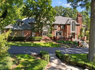 25450 Franklin Park Dr, Franklin, MI 48025