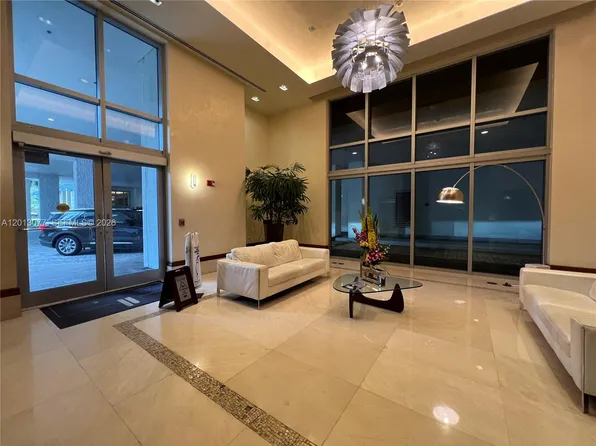1050 Brickell Ave, Miami, FL