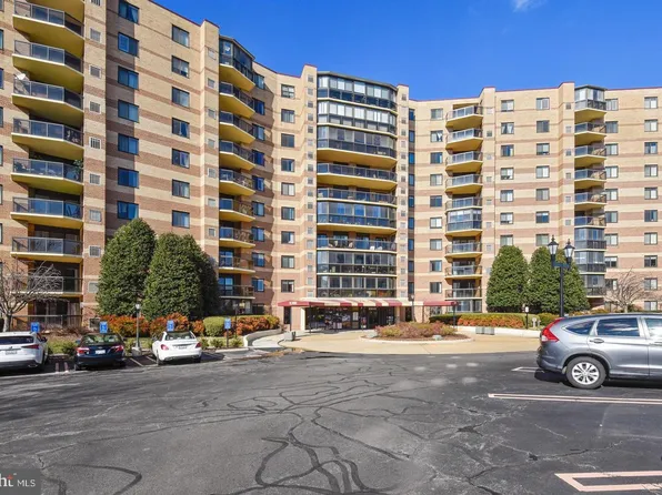 8380 Greensboro Dr APT 210, Mc Lean, VA 22102