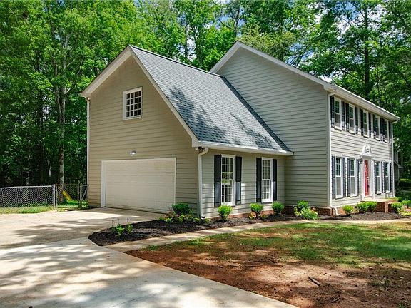3rd image of 2760 Briarfield Way