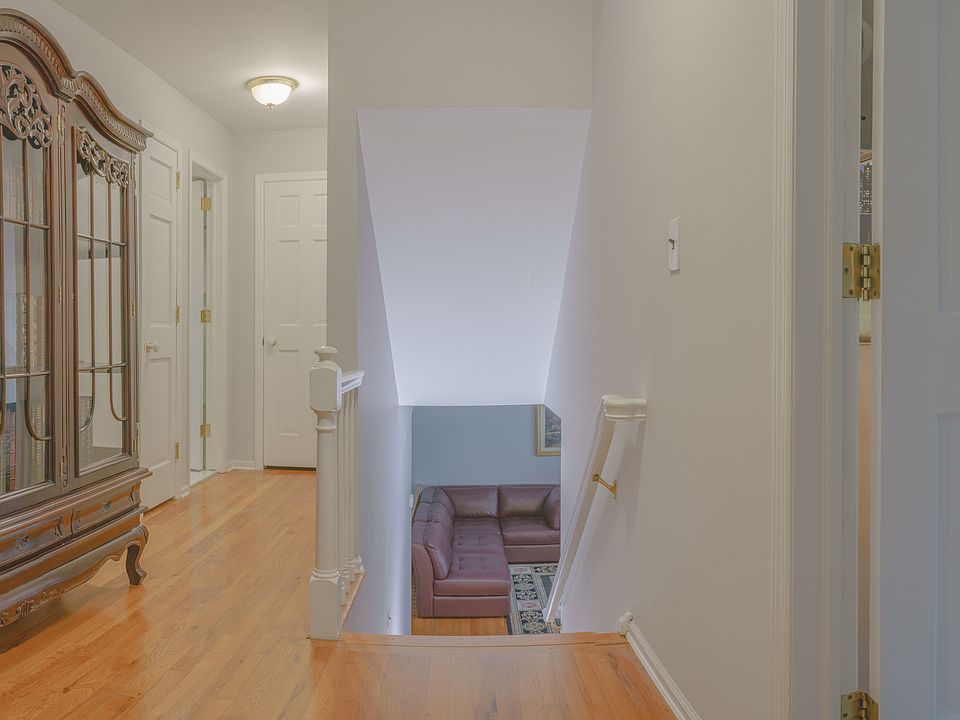 2nd image of 43 Skylark Pl