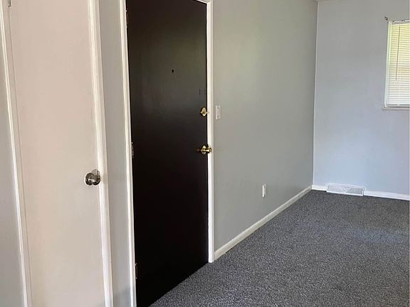 3rd image of 29 N Yorkshire Blvd