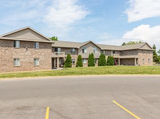 3333 N Casaloma Dr APT 5, Appleton, WI 54913