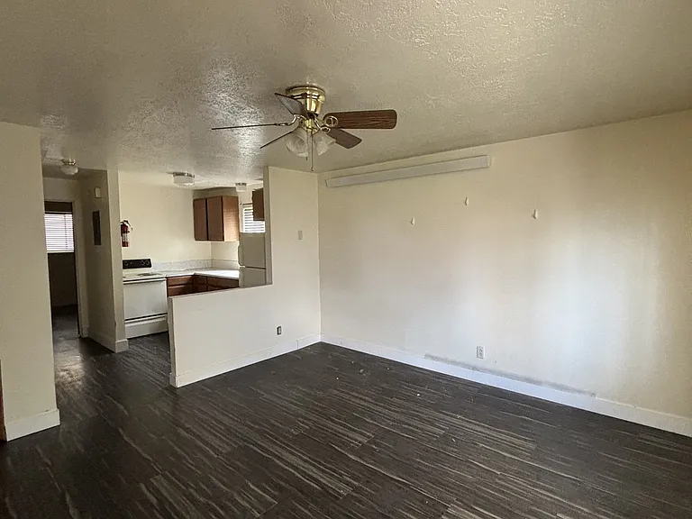 486 Whittier St #4 — Photo 4