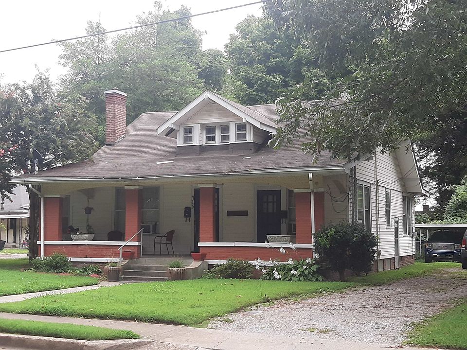 1st image of 415 Miller St