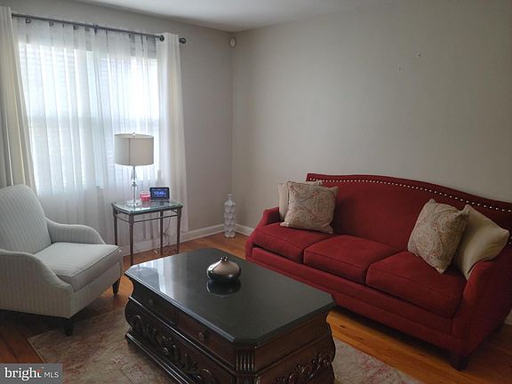 2nd image of 213 N Gray Ave