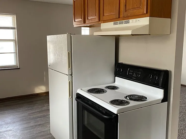 4432 W Bellview Dr — Photo 2