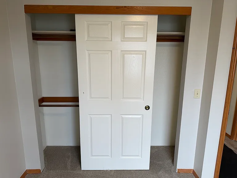 Eagle Crest Apartments — Photo 26