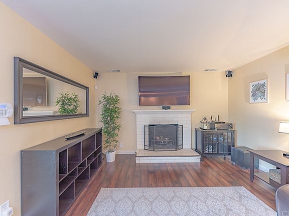 5th image of 2032 E Clifpark Way