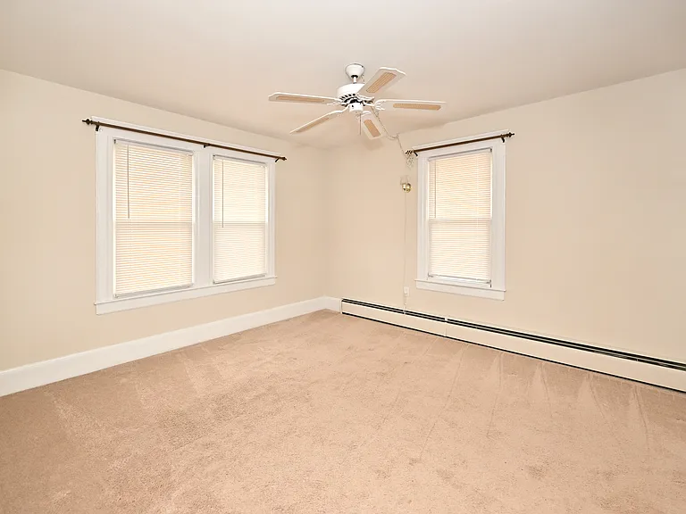 264 Morse Ave — Photo 18