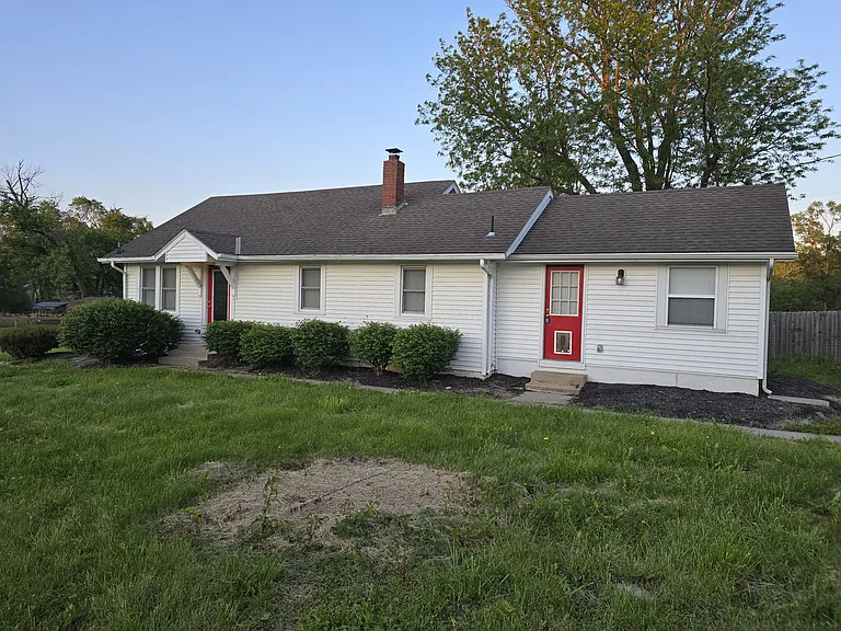 929 E Blue Ridge Blvd — Photo 36