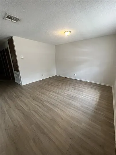 218 Victoria Drive* - 8A — Photo 3