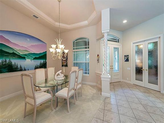 3rd image of 1074 Camelot Cir