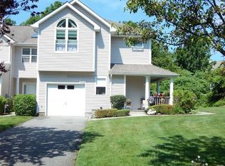 201 Bayberry Path, Riverhead, NY 11901