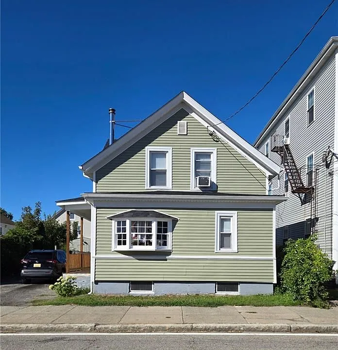 392 Benefit St #2