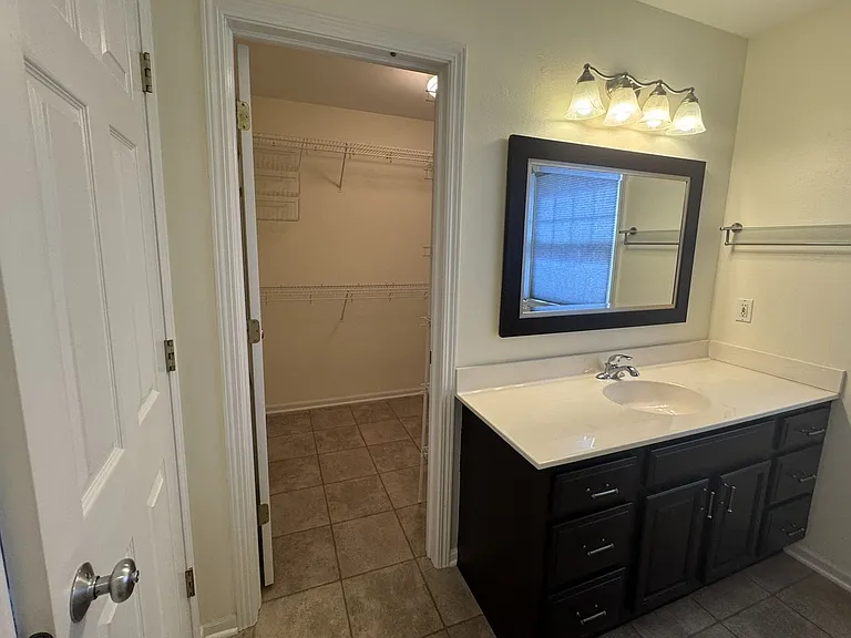 2723 Hampton St — Photo 7