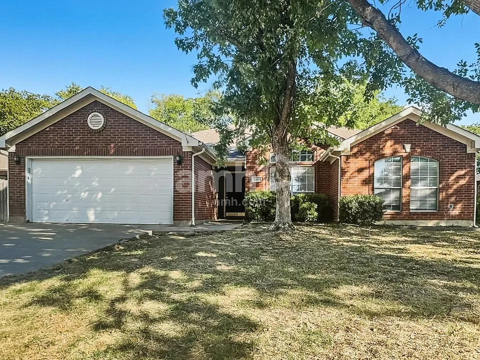 3213 Scenic Glen Dr