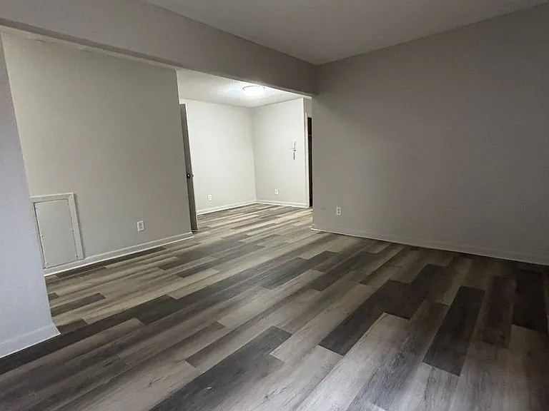 Cedar Crest Apartments — Photo 13