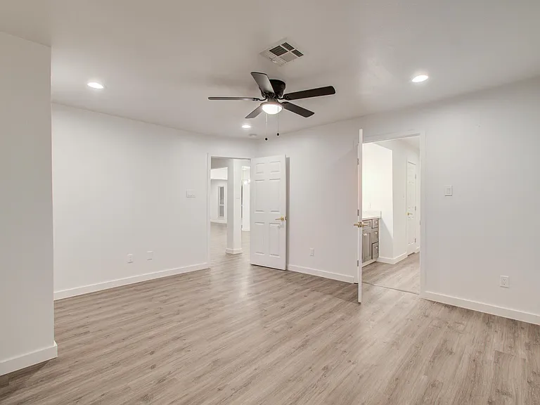 523 Brandon Rd — Photo 11