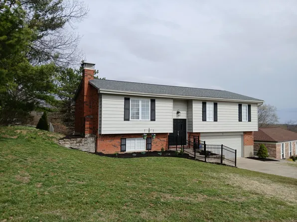 3 Arbor Dr, Highland Heights, KY 41076