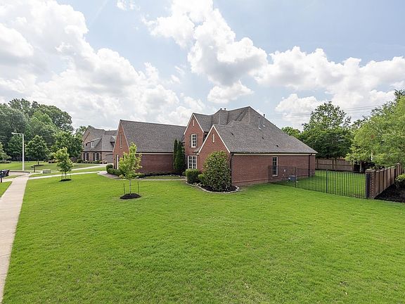 2nd image of 667 Briston Ln