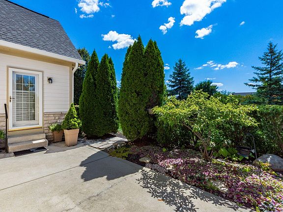 2nd image of 9978 Juliana Cir