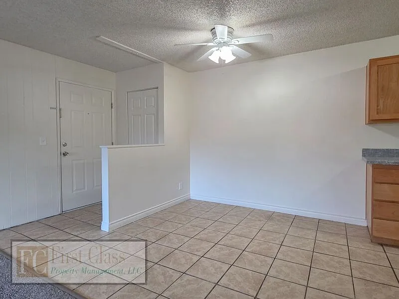 2 bed, 1.0 bath, 800 sqft, $1,375 — Photo 3