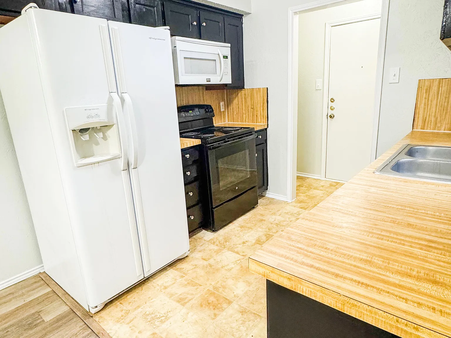 2 bed, 950 sqft, $1,450 — Photo 4