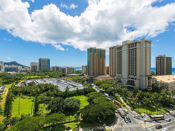 2nd image of 1910 Ala Moana Blvd #13A