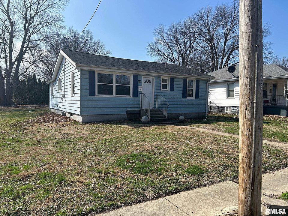 1st image of 1010 E Esther St