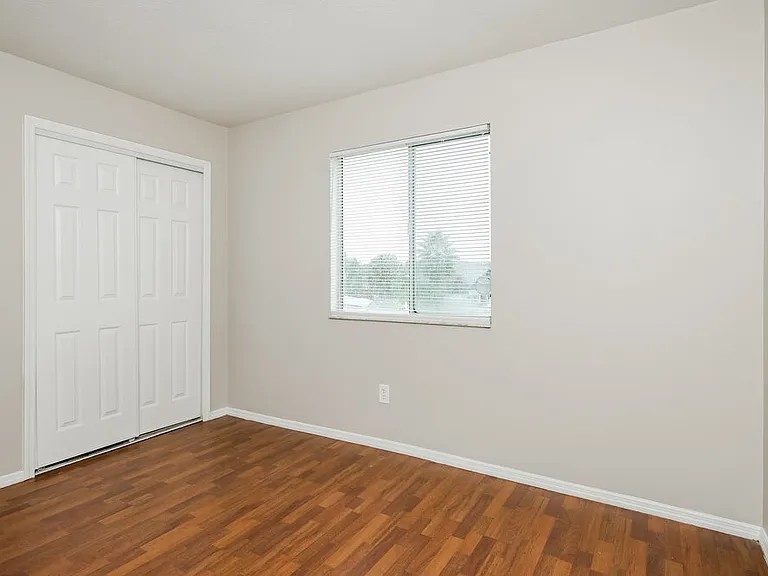 305 Palmview Ct — Photo 15