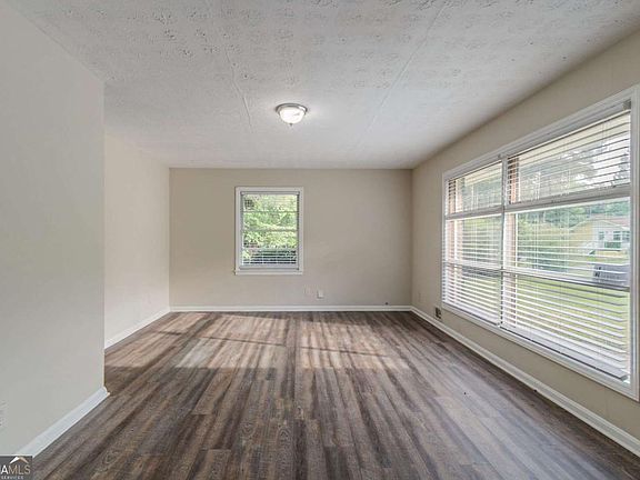 3rd image of 4029 Moffat Ct