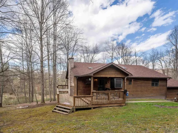 97 Mercer Ln, Fairmont, WV 26554